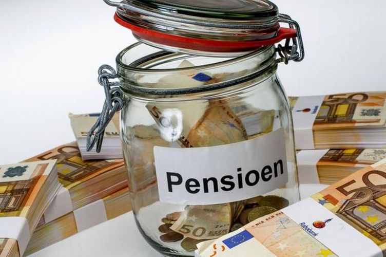 Pensioen 2017 (potje van glas met geld)
