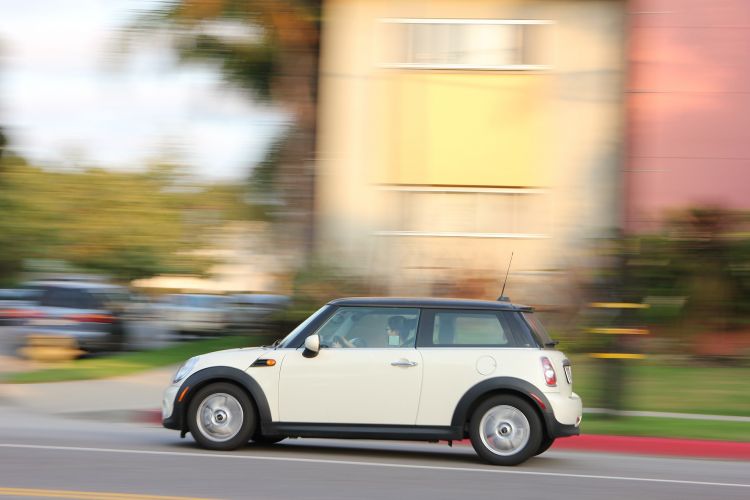 Rijden auto Mini via Pixabay