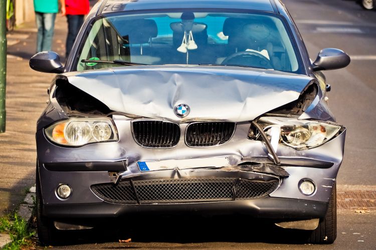 autoschade 2 via Pixabay BMW
