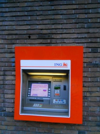Geldautomaat ING (eigen foto, 2013)